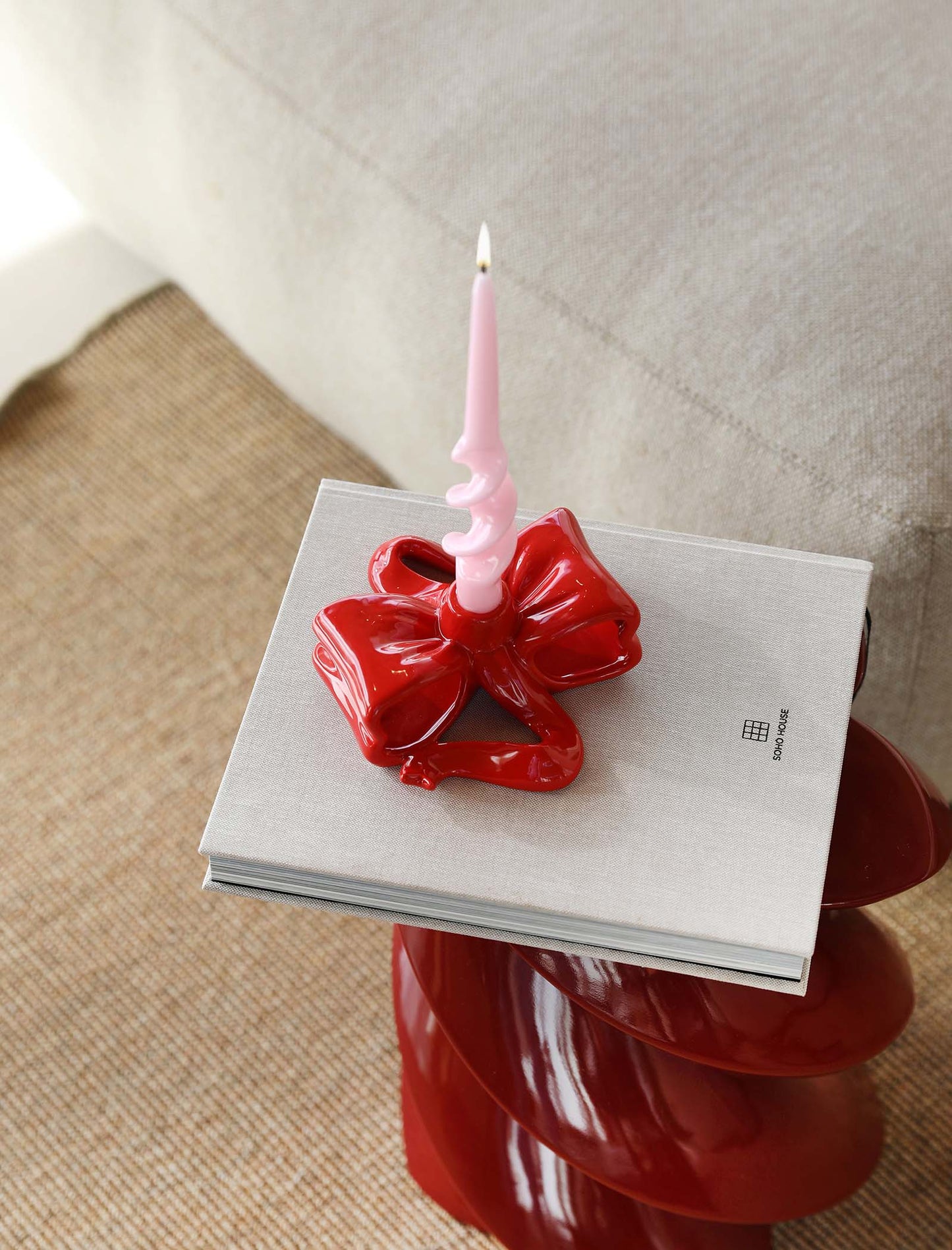 Candelabro lazo rojo